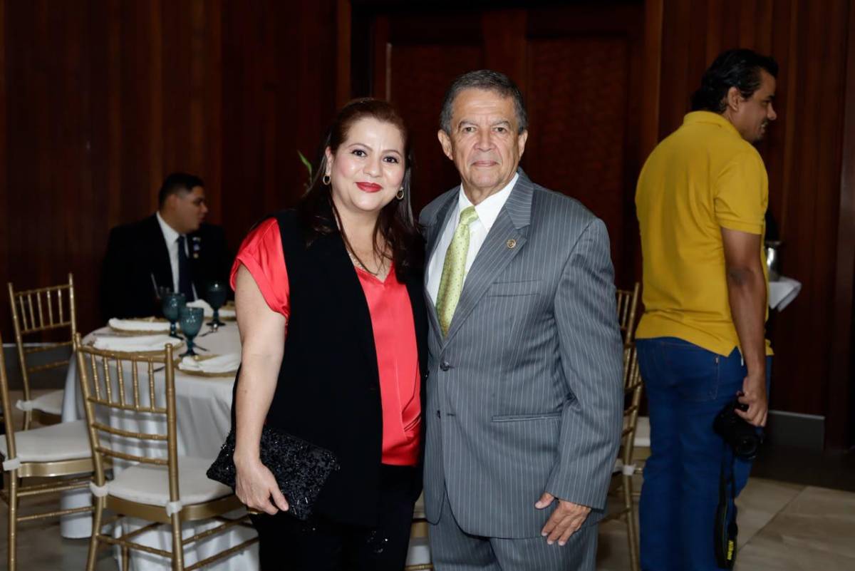 Así fue la juramentación del nuevo presidente del Club Rotario San Pedro Sula 2026-2027