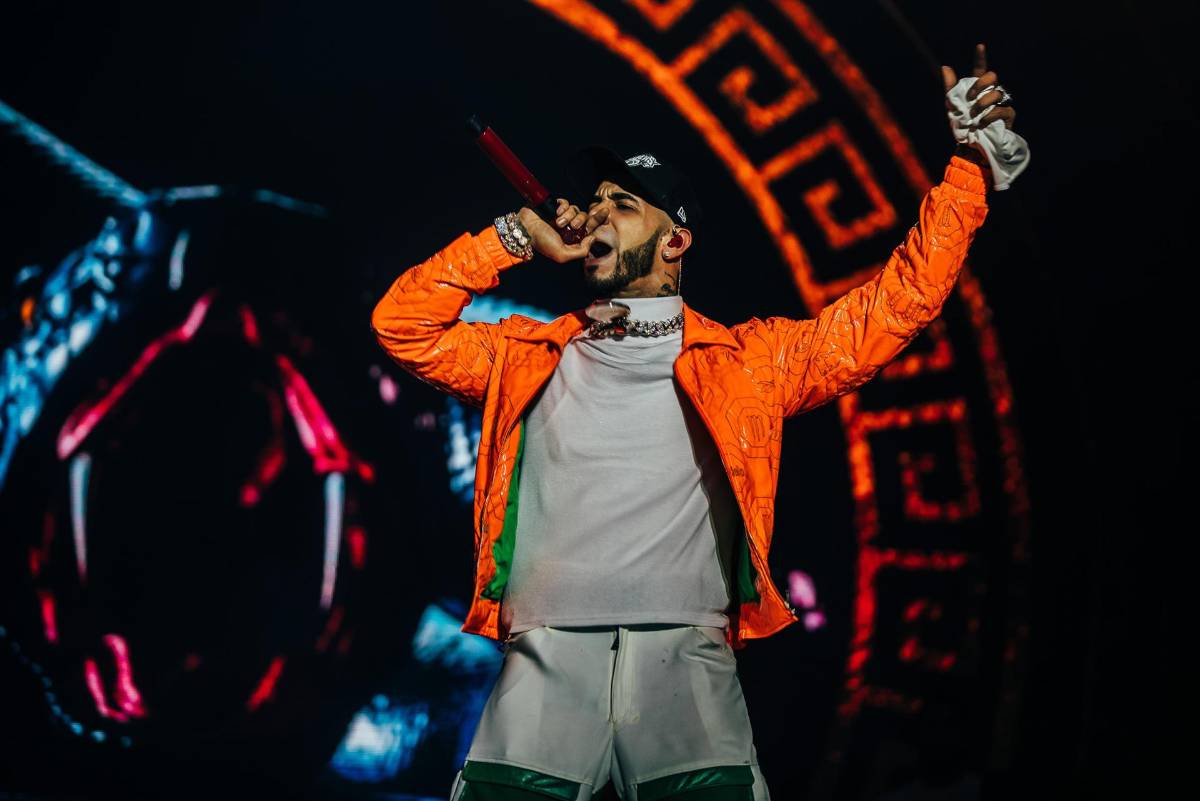 Anuel celebra el éxito de su nuevo tema dedicado a Karol G