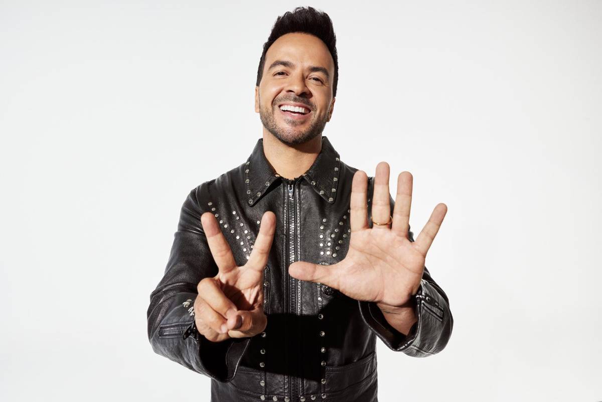 Luis Fonsi toma “un viaje emocional” en su nuevo disco