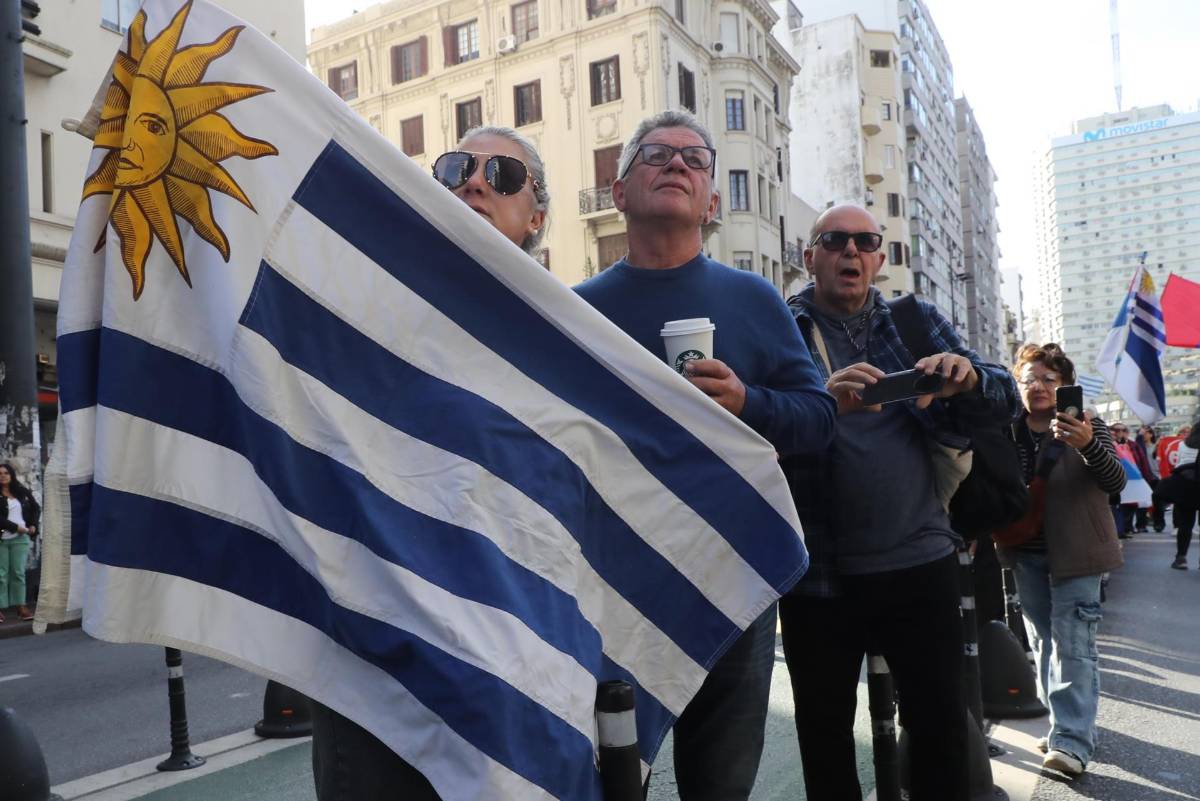 Las imágenes de la despedida del expresidente Mujica en Uruguay