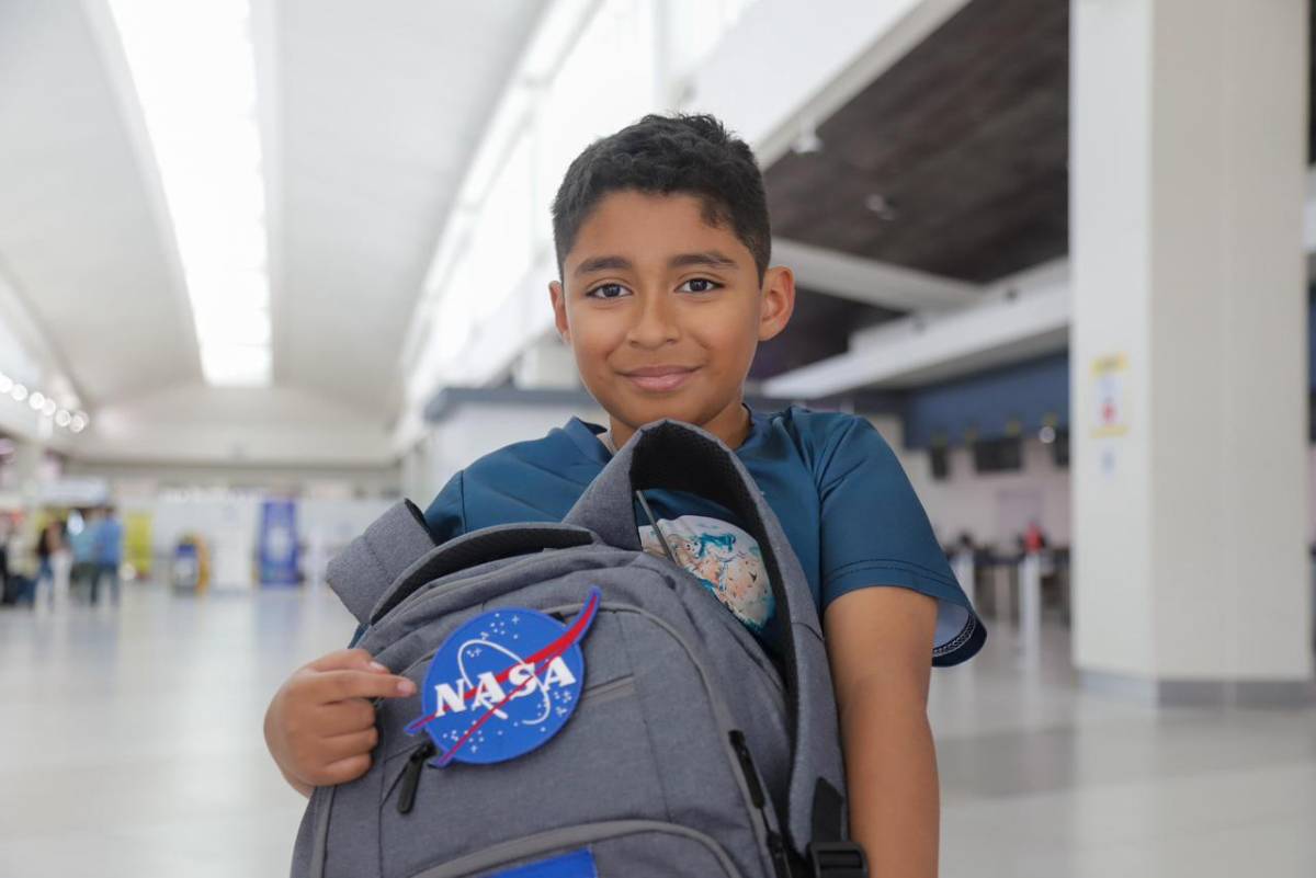 André Enoc, el niño hondureño parte rumbo al Kennedy Space Center de la NASA