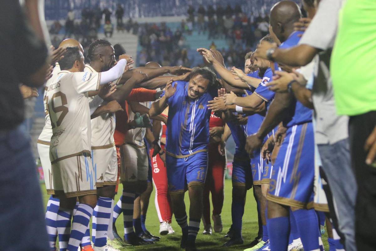 Así despidieron a Rambo las leyendas de Honduras tras su salida.