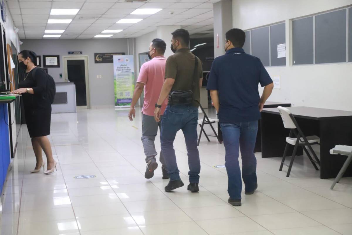 Policías de la Daet acusados por tráfico de drogas se entregan a la justicia en SPS