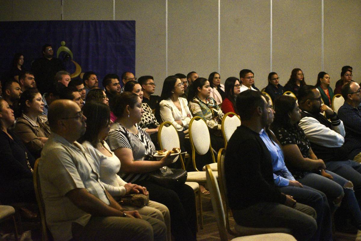 Valmoral realiza su taller “La felicidad está en tus manos”