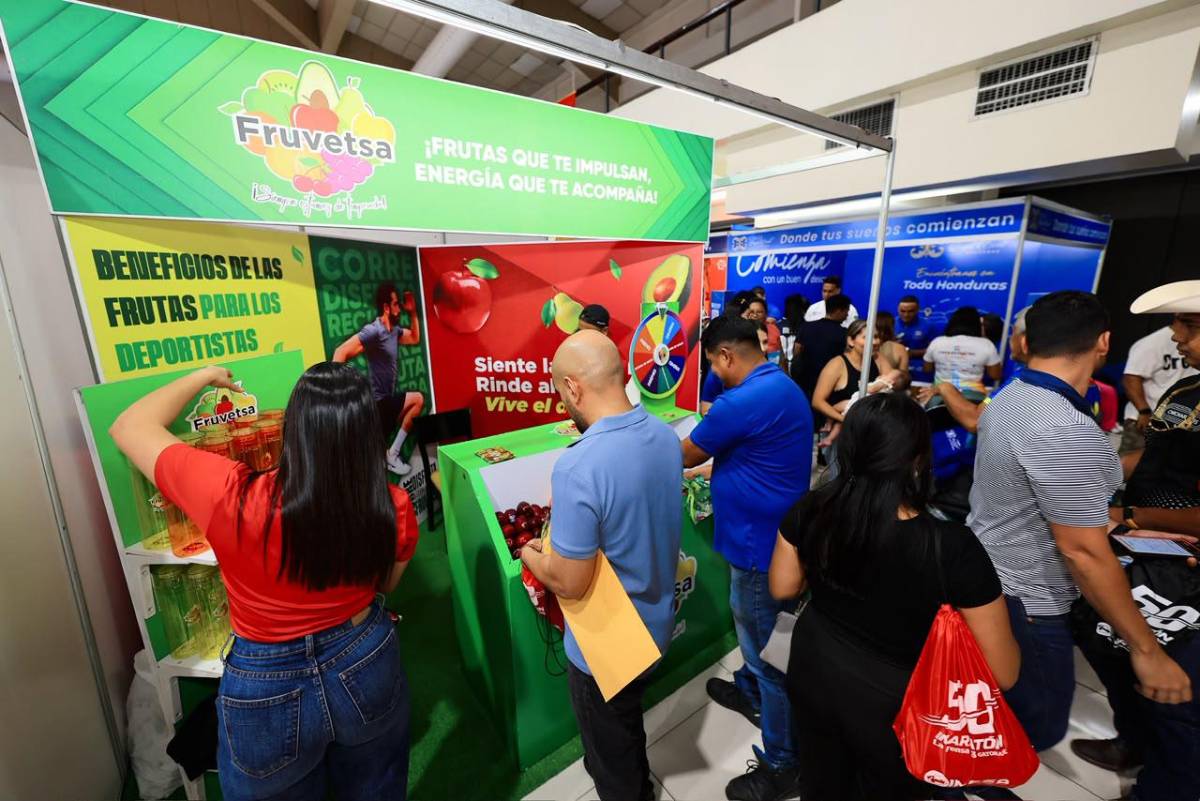 Largas filas, fervor y sorpresas en entrega de kits para Maratón La Prensa