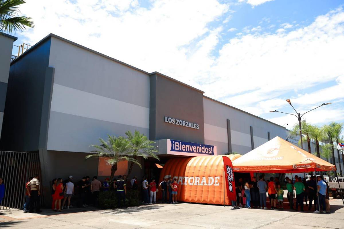 Largas filas, fervor y sorpresas en entrega de kits para Maratón La Prensa