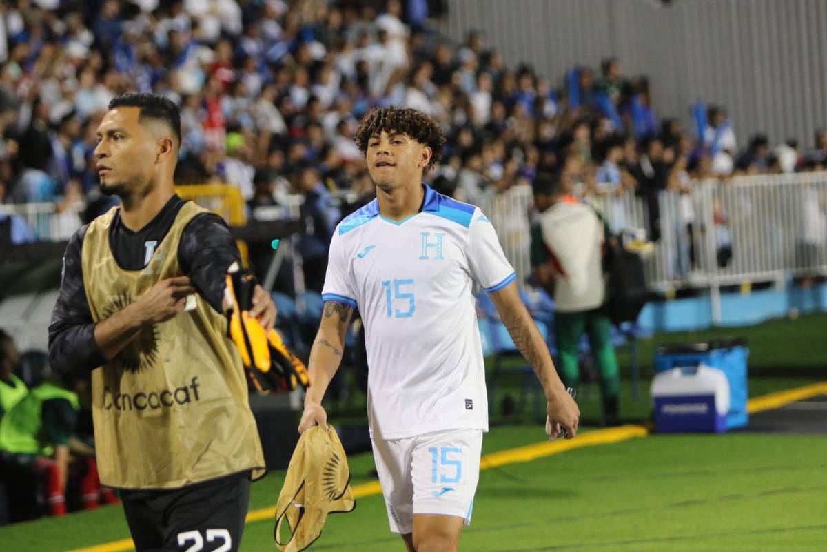 David Ruiz fue suplente durante el partido entre Honduras y México en el Estadio Nacional.