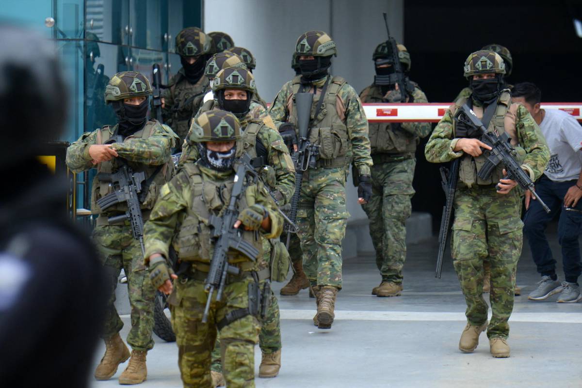 Los militares de Ecuador tienen la potestad de “neutralizar” a enemigos