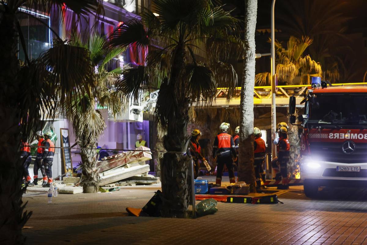 Cuatro muertos y 27 heridos en el hundimiento de un restaurante en España