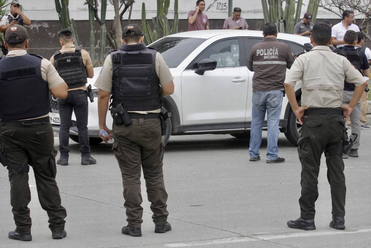Policía de Ecuador detiene a dos sospechosos por el asesinato de fiscal antimafia