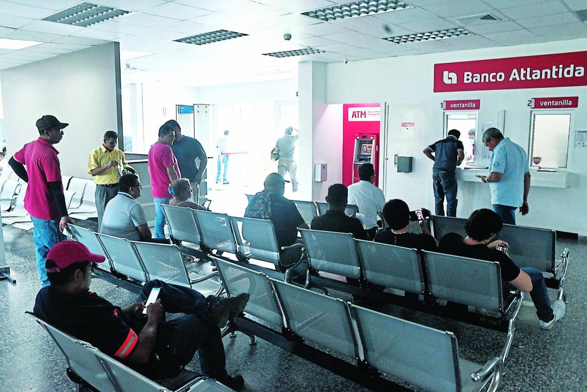 Un misterio el proceso de licitación para reanudar emisión de licencias