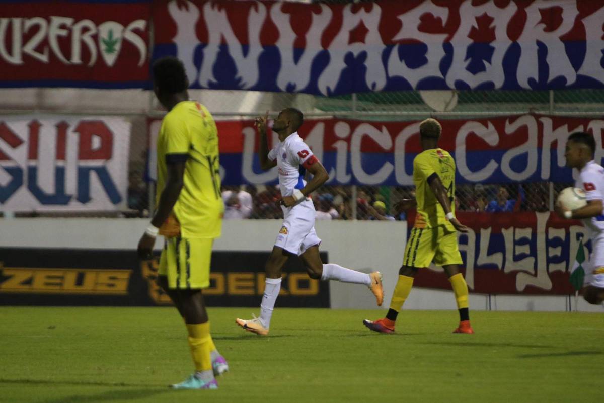 Bengtson anotó un nuevo gol este domingo ante el Génesis en el debut de Olimpia en el torneo Clausura 2024.