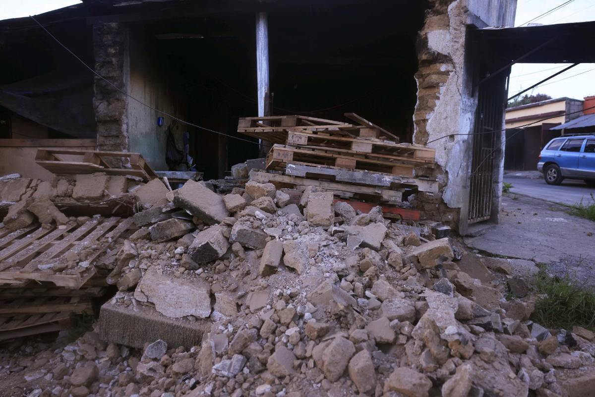 Aumentan a cinco las muertes por los sismos en Guatemala