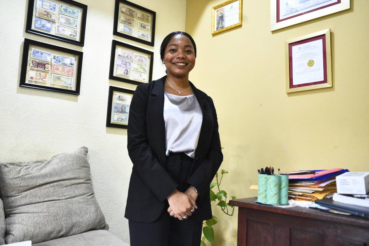 Hondureña participa en foro de juventud tribal en la Casa Blanca