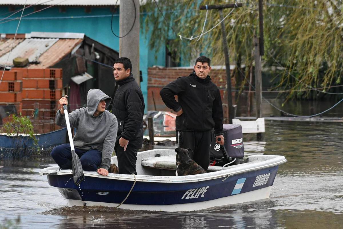 Devastadoras inundaciones en Argentina obligan a evacuar a miles de personas