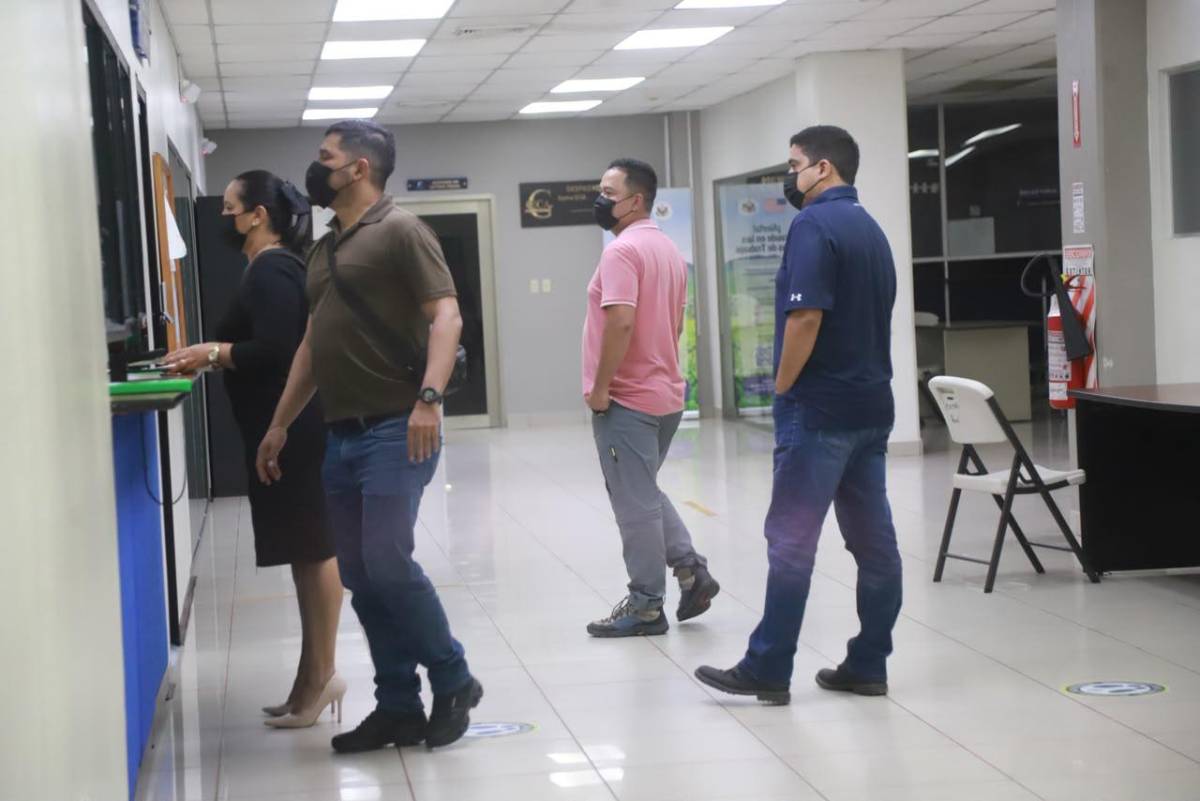 Policías de la Daet acusados por tráfico de drogas se entregan a la justicia en SPS
