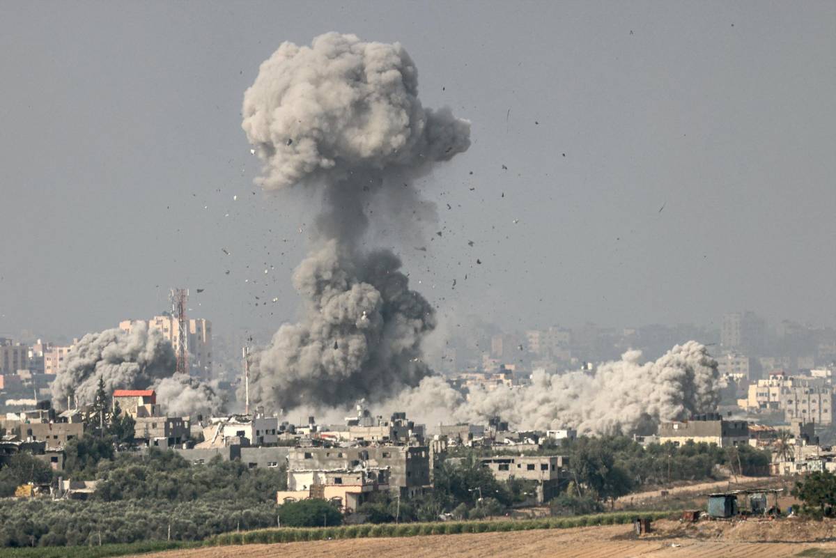 Israel bombardea “a gran escala” el norte de la Franja de Gaza