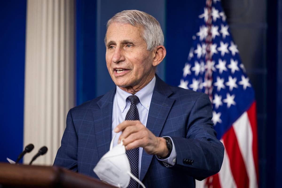 Epidemiólogo Anthony Fauci avizora que hospitales de EEUU se llenarán otra vez por ómicron