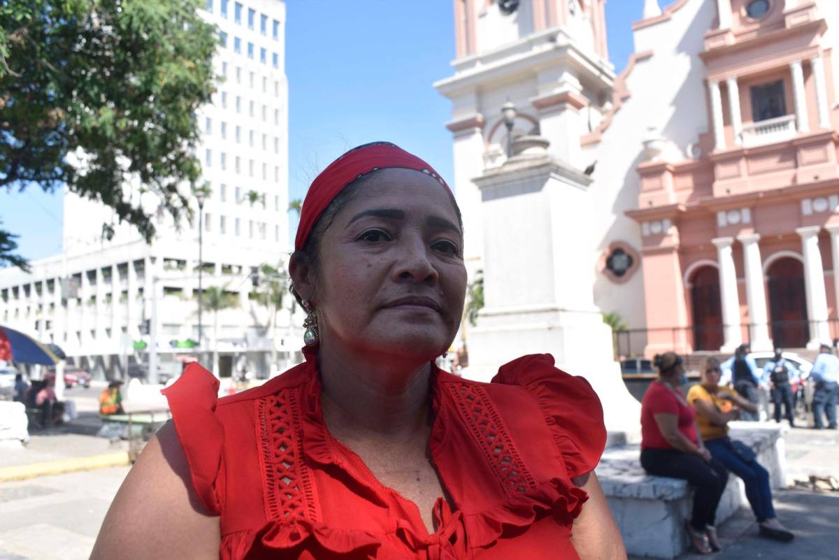 Claudia Pineda: “Solo tengo un puesto y no 40 como dice el alcalde Contreras”