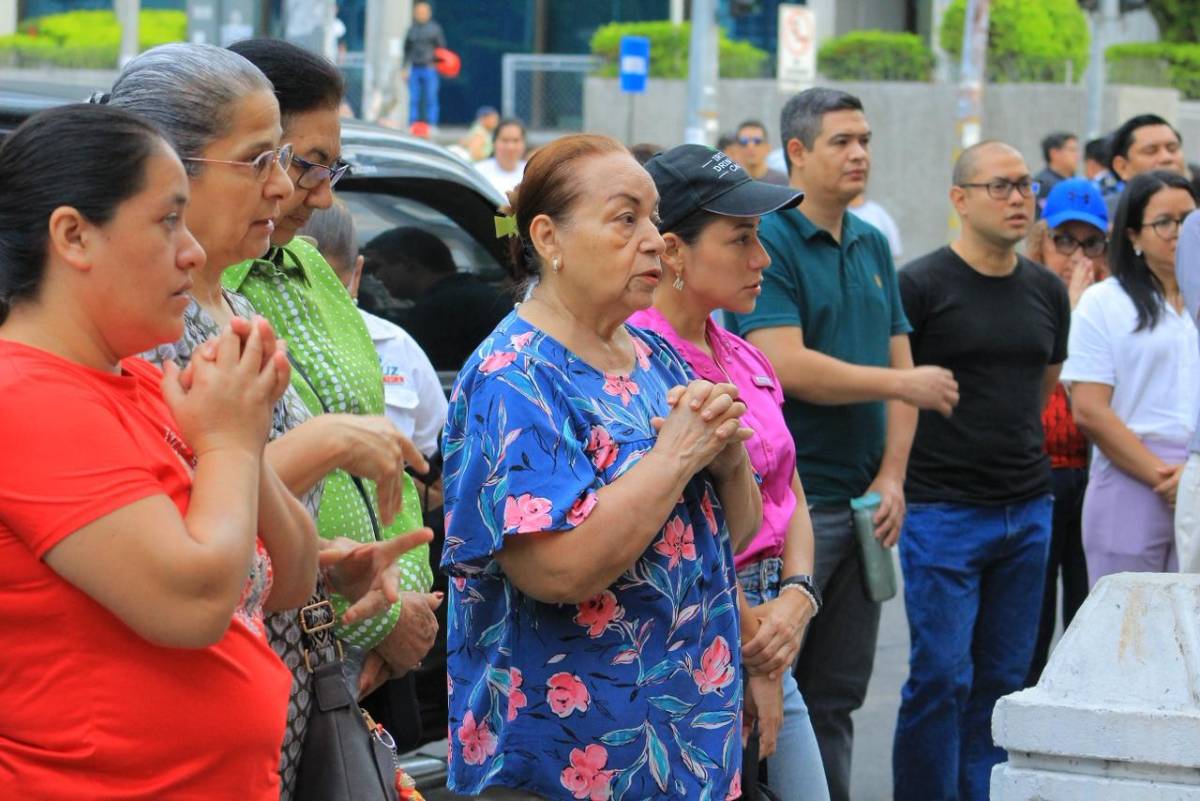 “Dios nos llama a servir”: fe, sacrificio y reflexión en el inicio del Viernes Santo en San Pedro Sula
