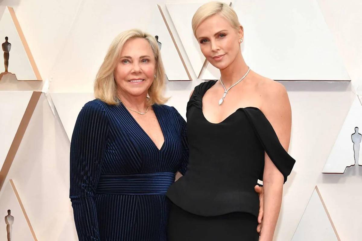Charlize Theron recuerda la noche cuando su madre acabó con la vida de su padre