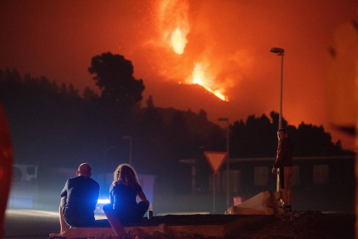 Con drones rescatarán a perros atrapados por la lava en La Palma