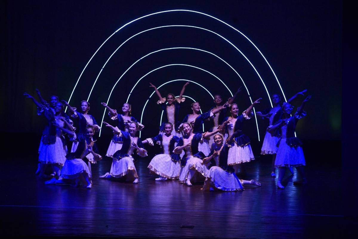 Academia de Bellas Artes realiza show artístico y deleita al público hondureño