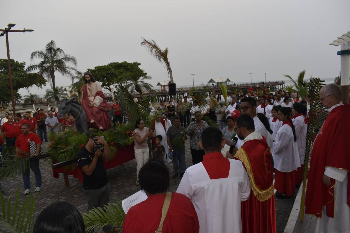 ”Jesús entra a La Ceiba”, el grito de júbilo de los católicos en el Domingo de Ramos