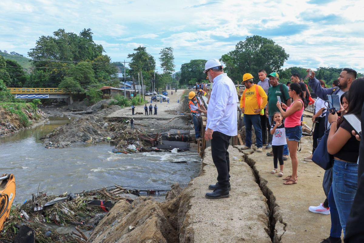Aceleran los trabajos en el puente que conduce a Jucutuma