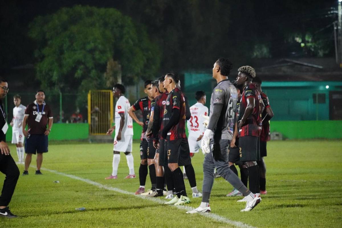 Olimpia da golpe al Choloma, 'intruso' se mete en pleno partido y Tiktoker cautiva