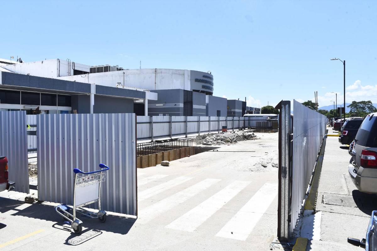 Más de 27,000 viajeros esperan que circulen por el Villeda Morales en Feriado Morazánico