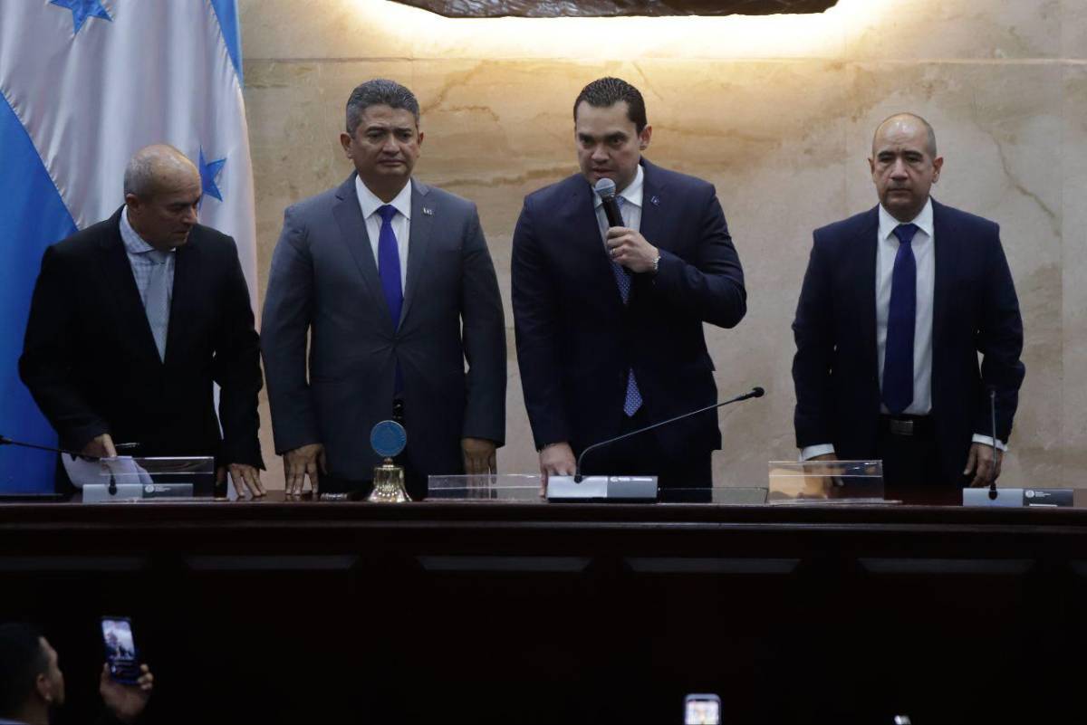 ¿Lectura de la Biblia en escuelas públicas? Esto anunció Tomás Zambrano