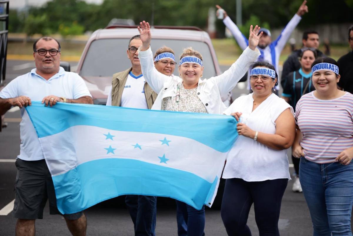 Figuras presentes en el Nicaragua-Honduras, bellezas y catrachos sorprenden
