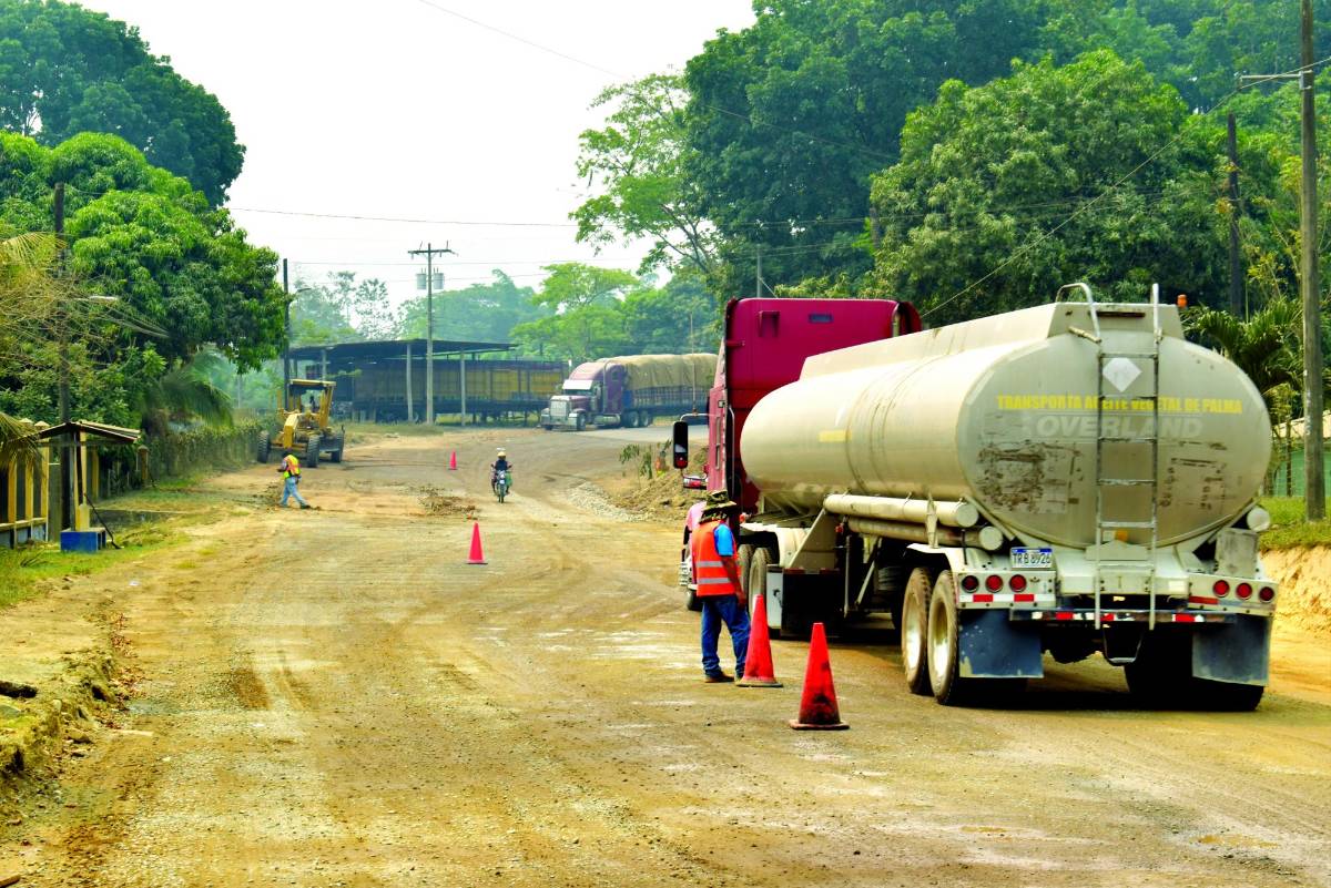 España analiza si otorgan €70 millones para construir carretera La Ceiba-Trujillo