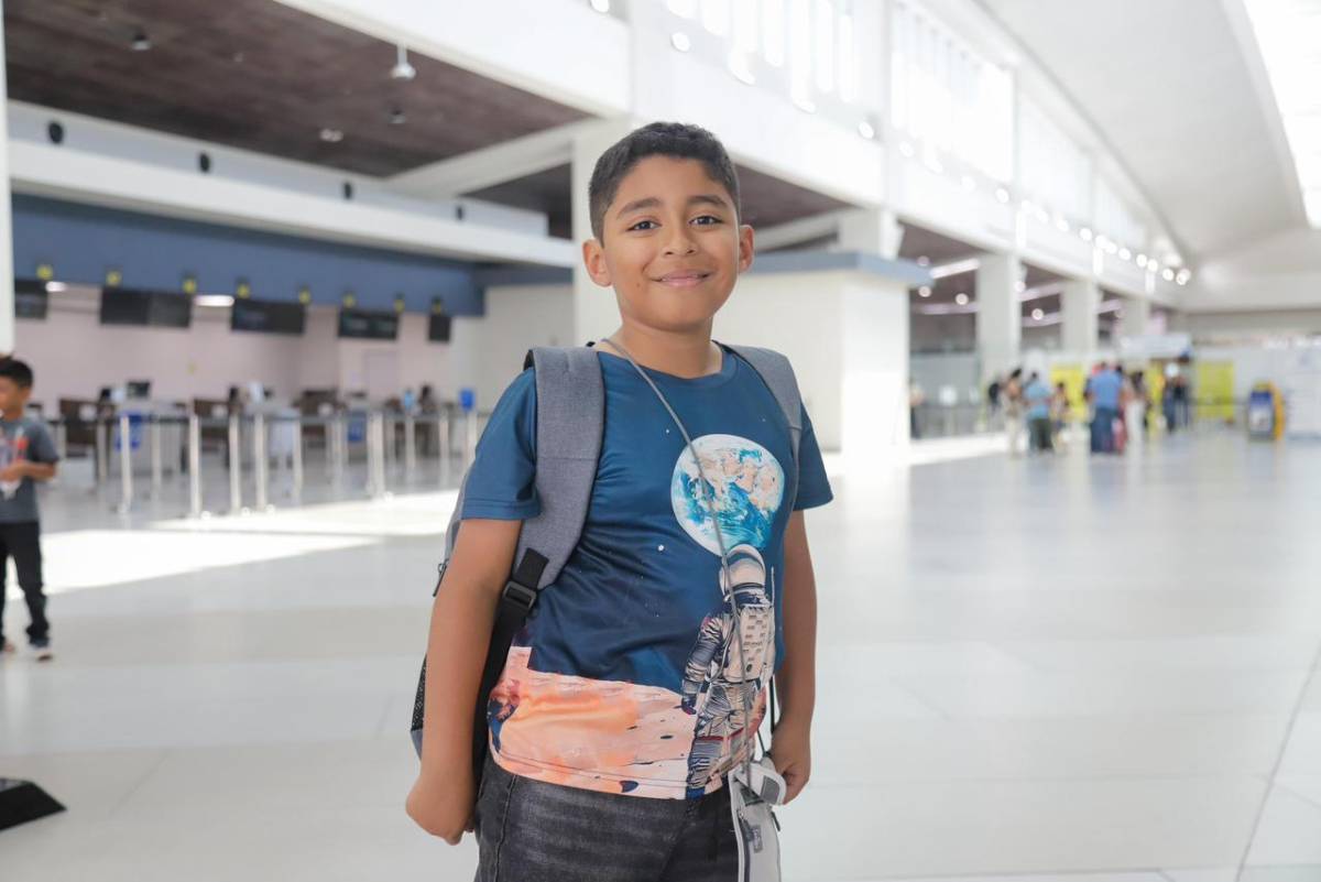 André Enoc, el niño hondureño parte rumbo al Kennedy Space Center de la NASA