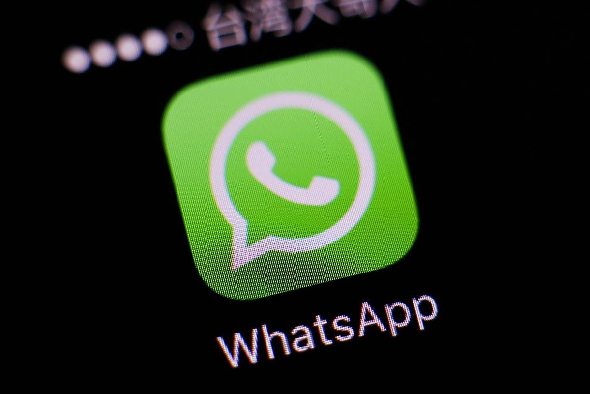 Mensajería de WhatsApp se restablece después de un apagón global