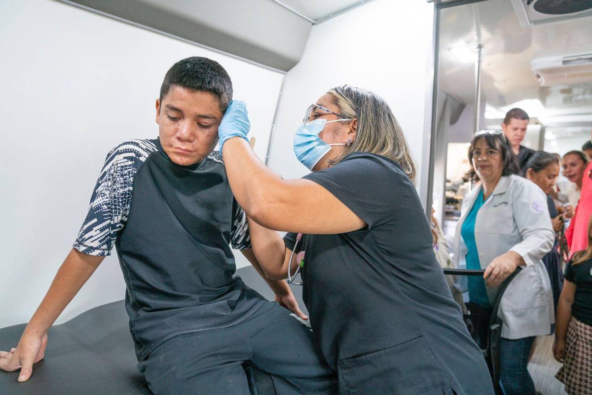 Consultorio municipal móvil llegará a niños que nunca han sido atendidos por un pediatra