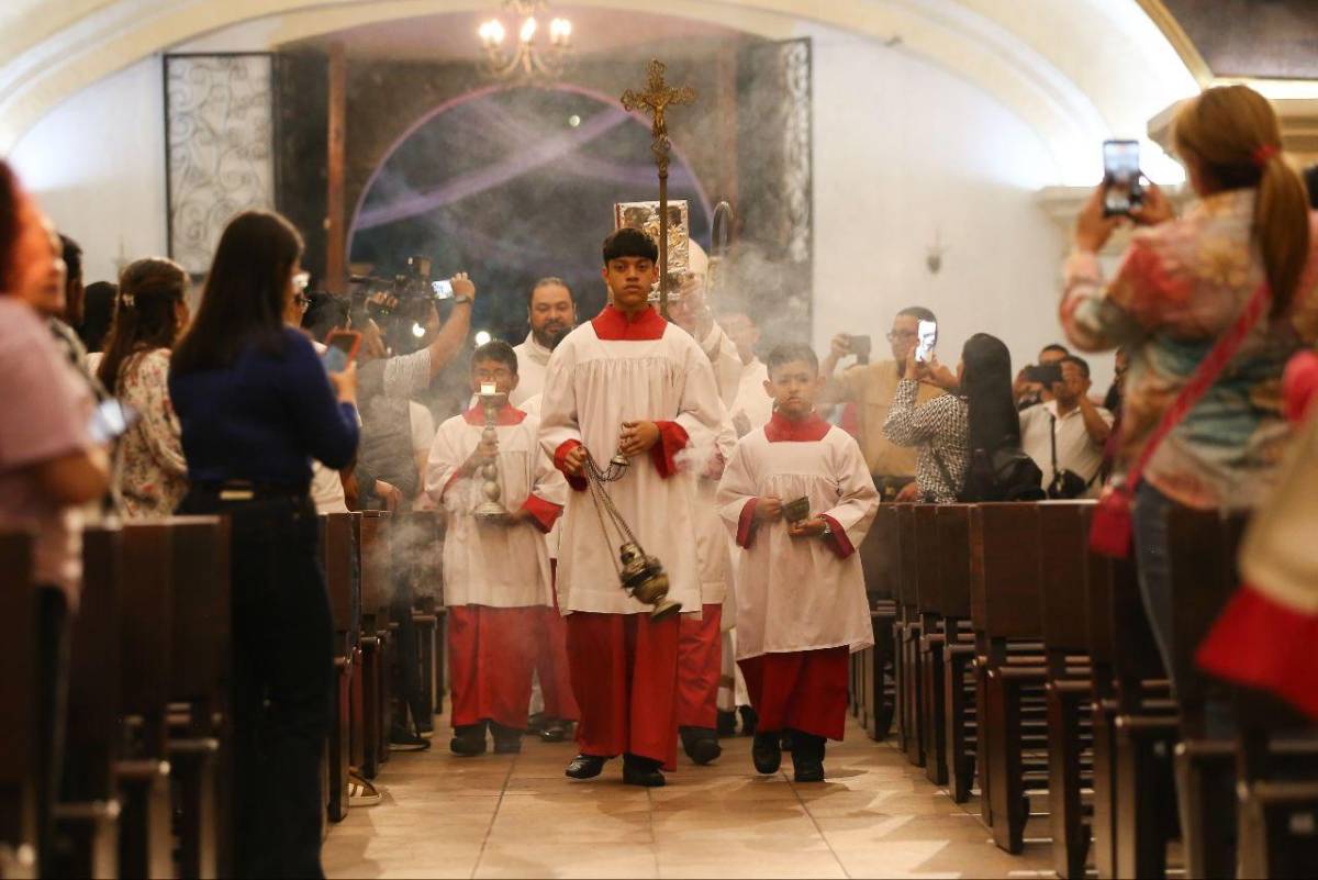 Jueves Santo: fieles recrean el gesto de humildad de Jesús en el lavatorio de los pies