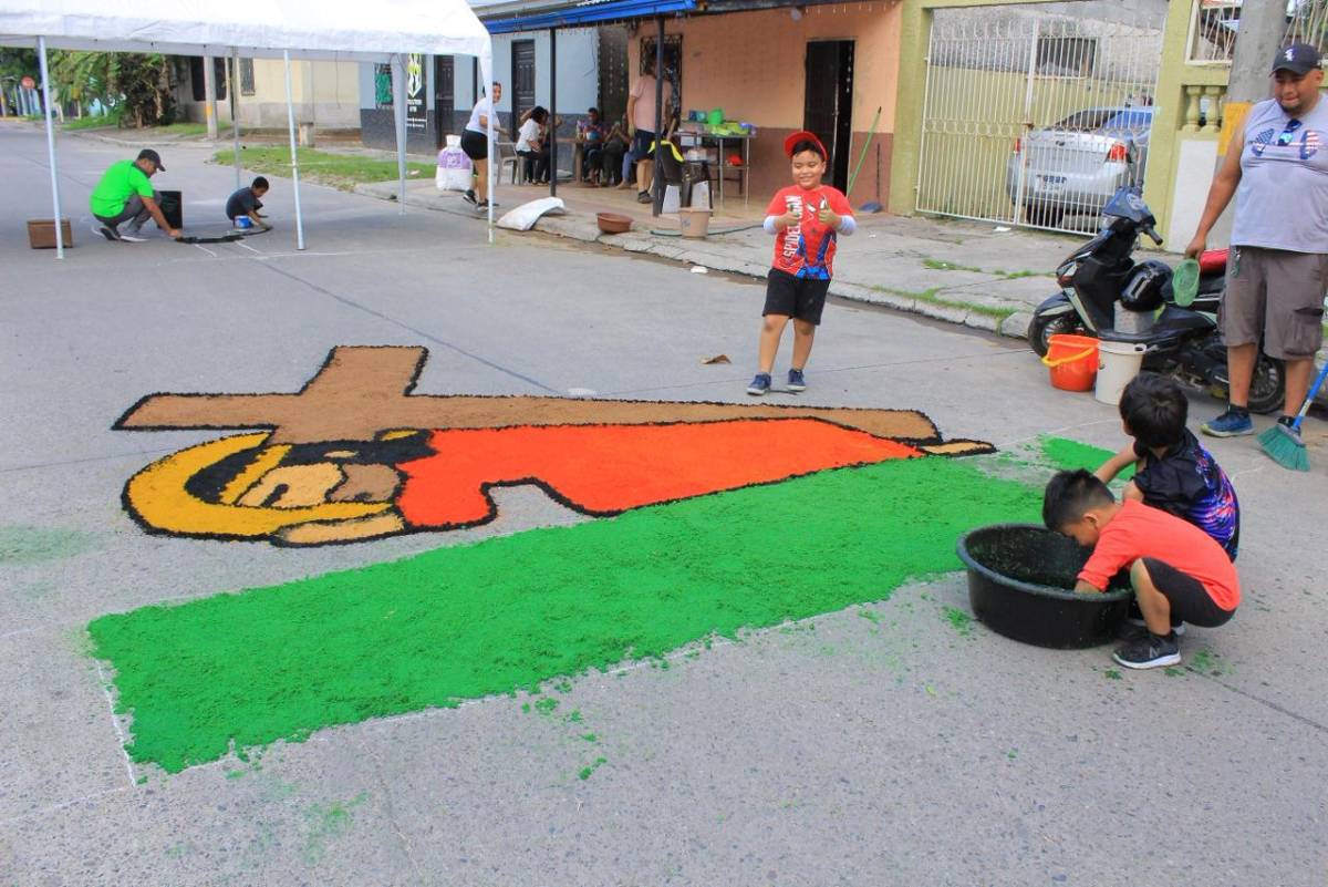 Fe y tradición se entrelazan en las alfombras del Santo Entierro en Barandillas