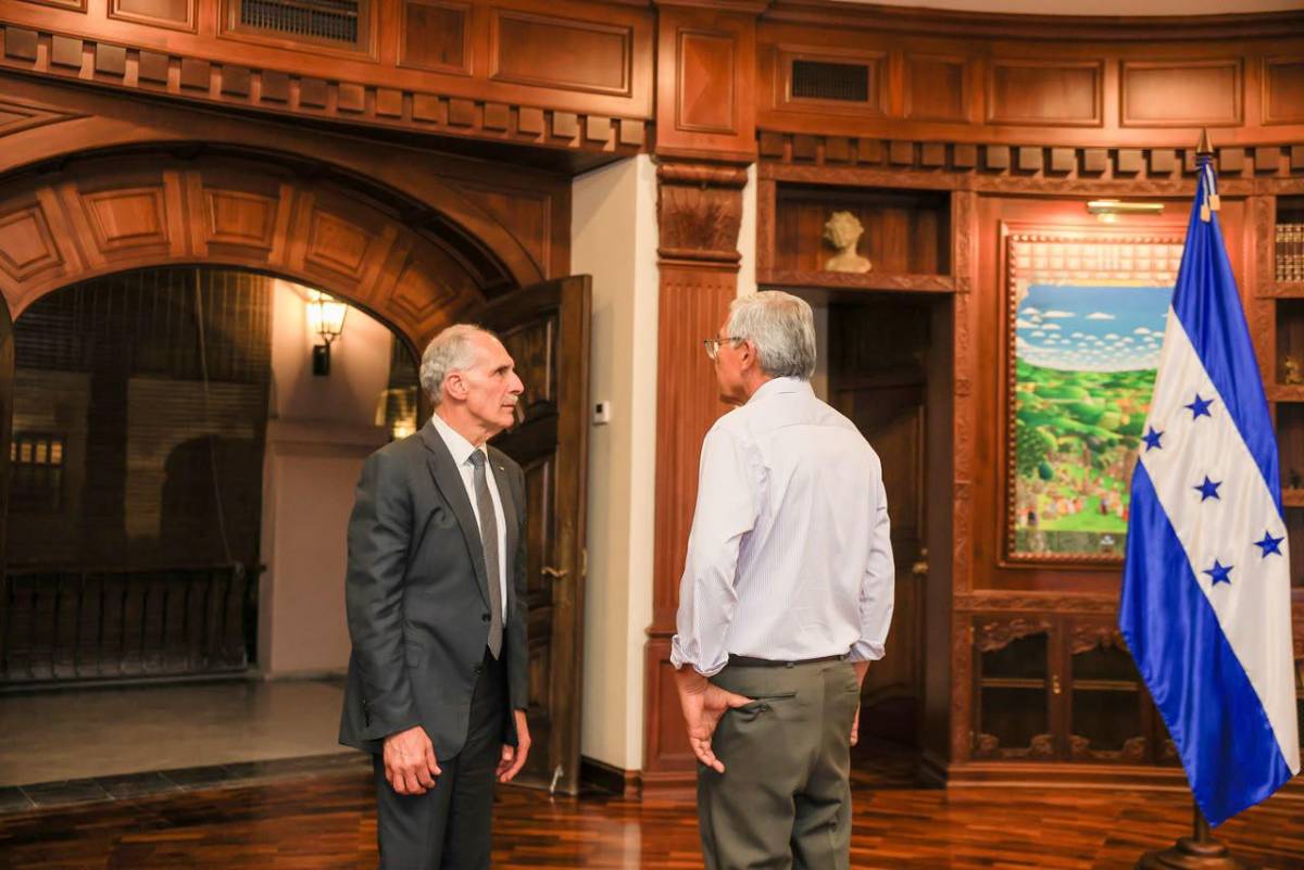 Heriberto Hernández, el artesano que convirtió la madera en historia en Casa Presidencial