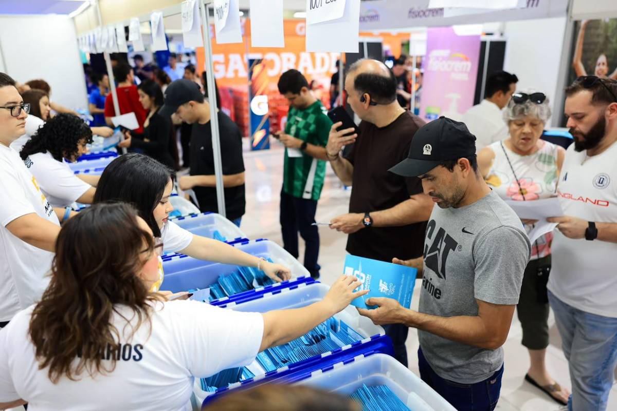 Largas filas, fervor y sorpresas en entrega de kits para Maratón La Prensa
