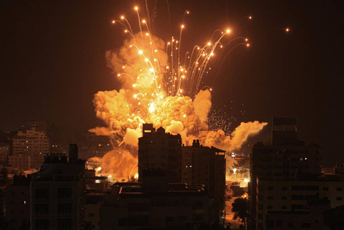 Israel bombardeó Gaza con 4,000 toneladas de explosivos desde el sábado