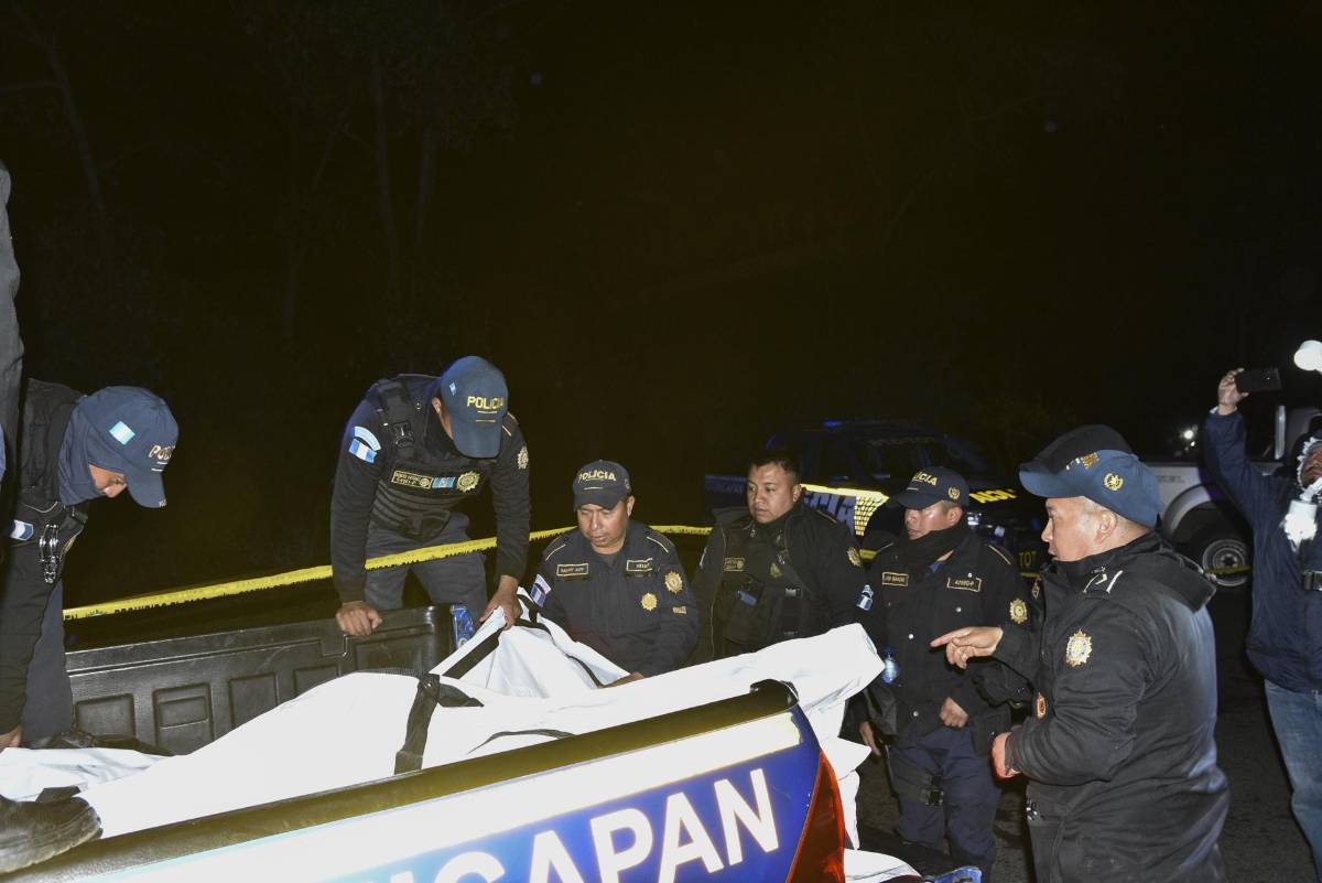 Se fue a un barranco: al menos 15 muertos en accidente de bus en Guatemala