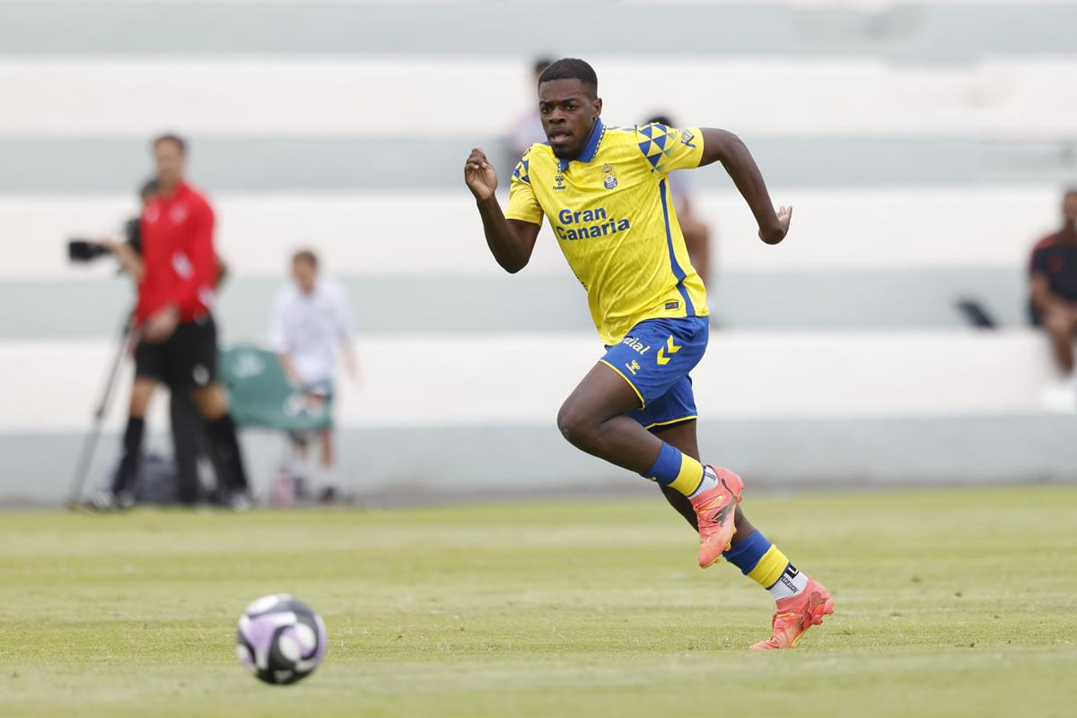 Iván Cédric llega al Barcelona procedente de Las Palmas.