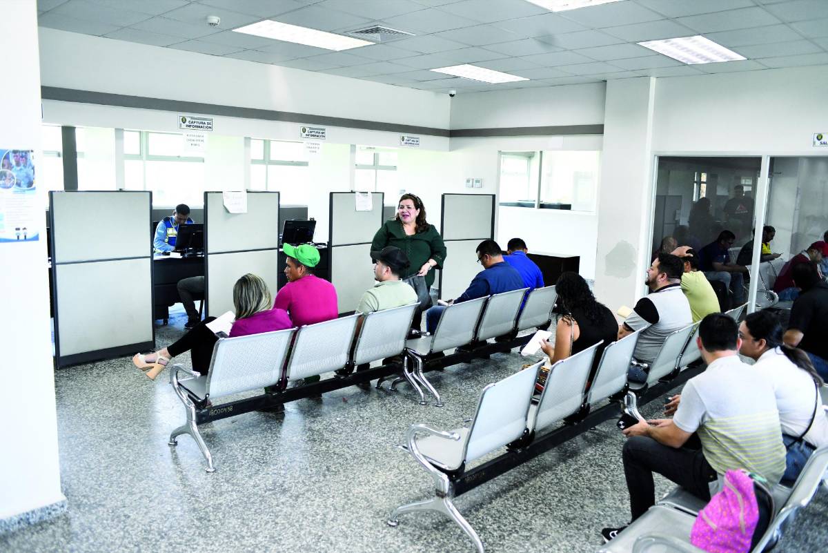 Llaman a conductores con permiso a reclamar licencia