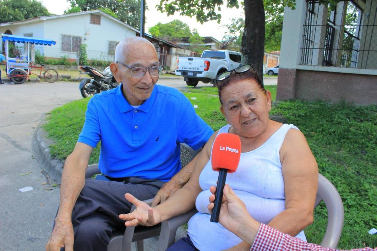 Fe y tradición se entrelazan en las alfombras del Santo Entierro en Barandillas