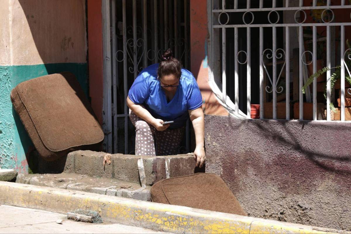 Llanto y caos tras inundaciones en la colonia 1 de Diciembre en Tegucigalpa