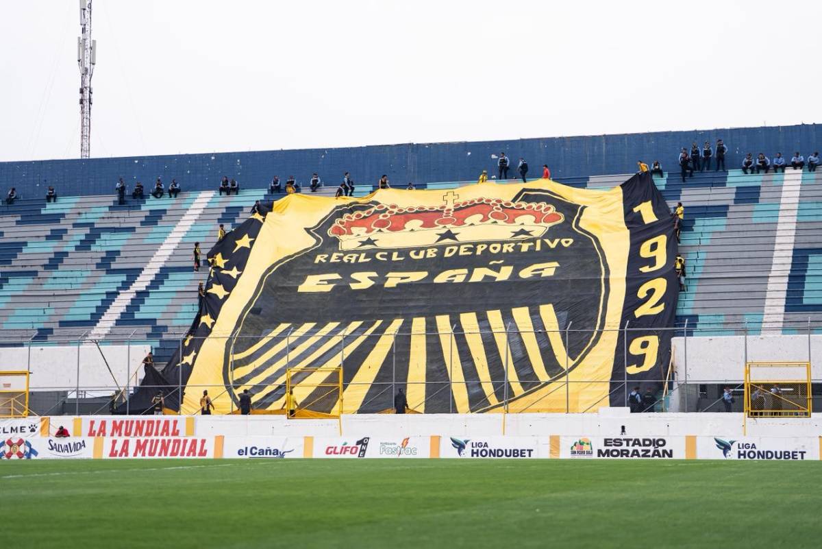 Las lindas chicas del Real España-Olimpia y así luce la cancha del Morazán