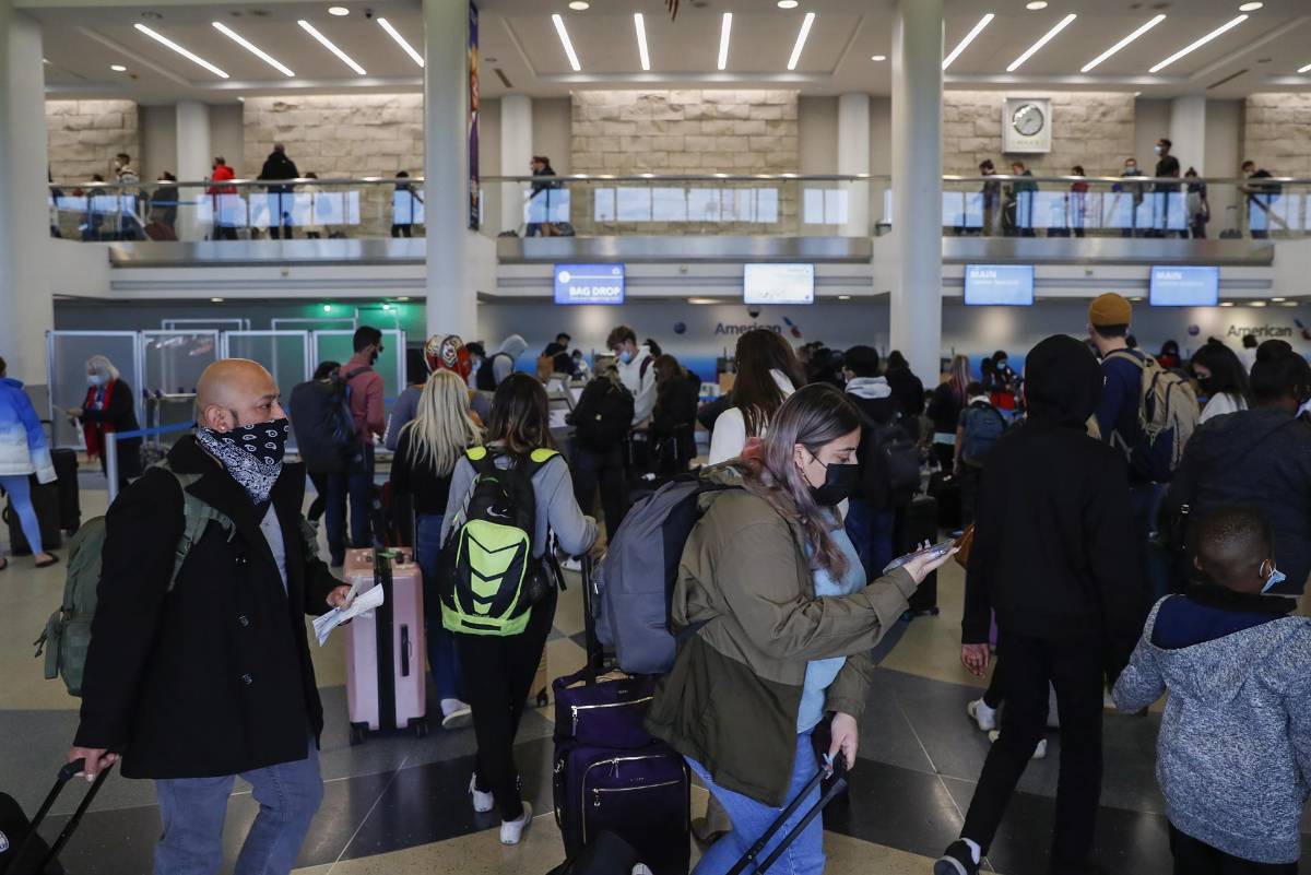 EEUU urge a sus ciudadanos a abandonar Rusia ahora mientras haya vuelos