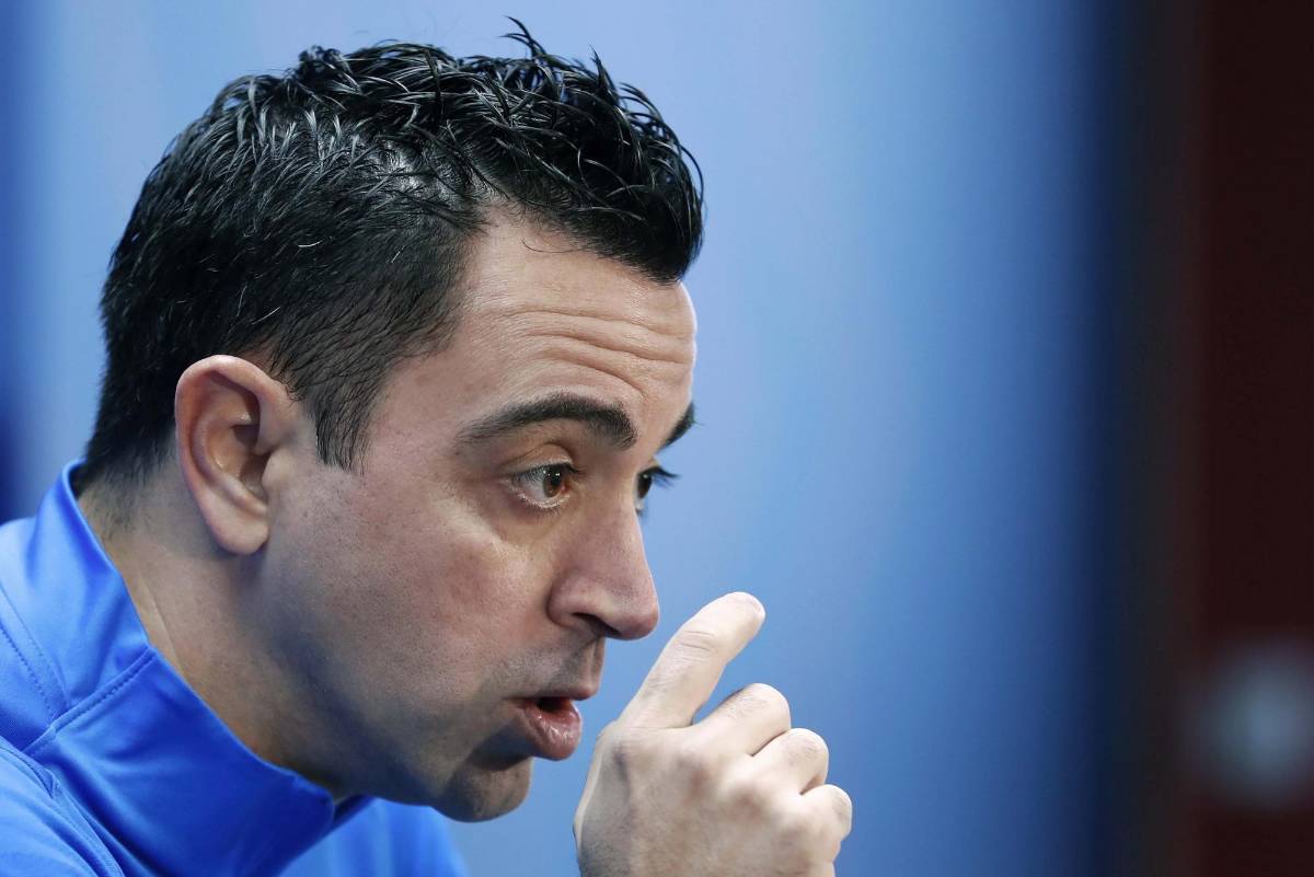 Xavi sentencia a Dembélé: “O renueva o se le busca una salida”